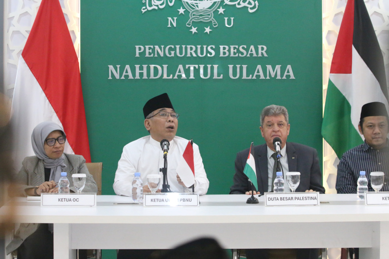 Ketua PBNU Yahya Cholil Staquf bertemu Duta Besar Palestina untuk Indonesia Zuhair Al-Shun (Ashar/SinPo.id)