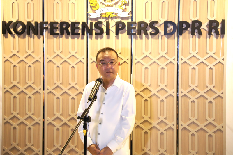 Wakil Ketua DPR RI Prof Sufmi Dasco Ahmad gelar konfrensi pers membatalkan RUU Pilkada (Ashar/SinPo.id)