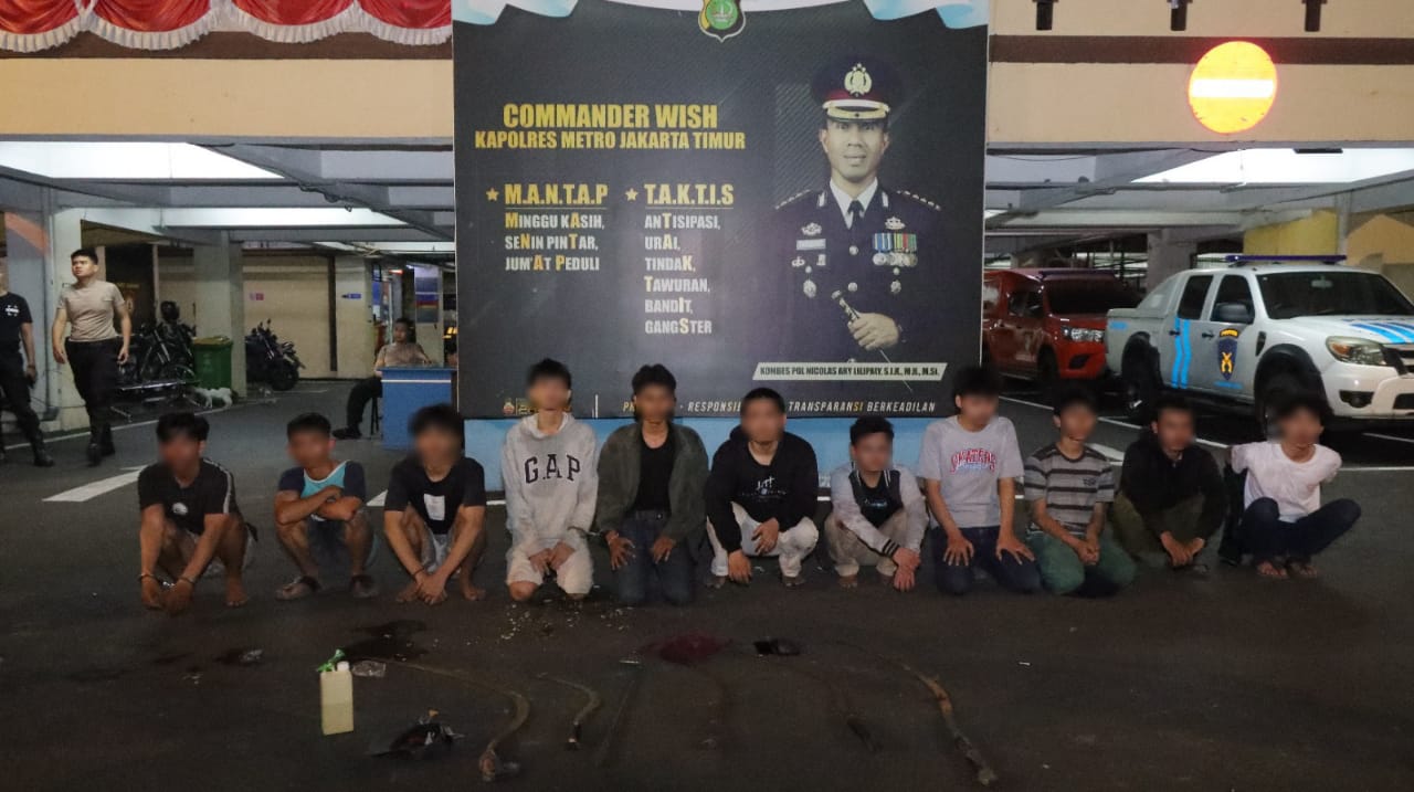 Belasan pelaku tawuran yang diamankan polisi (SinPo.id/ Humas Polda Metro)