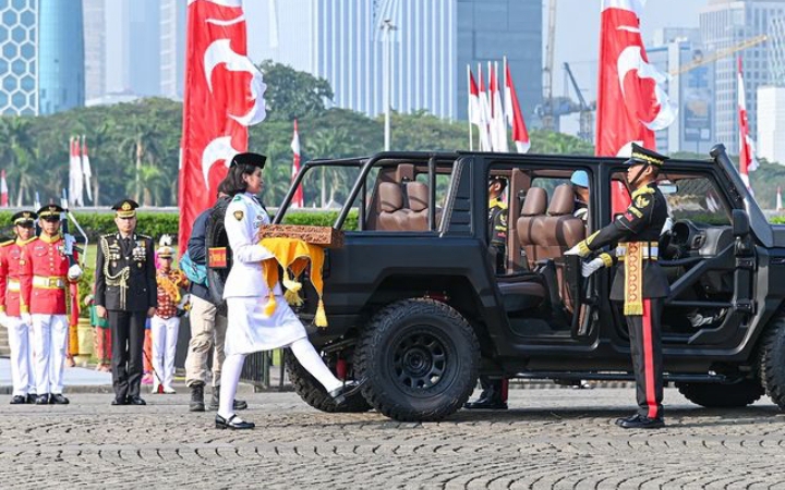 Kirab bendera pusaka (SinPo.id/ Disparekraf)