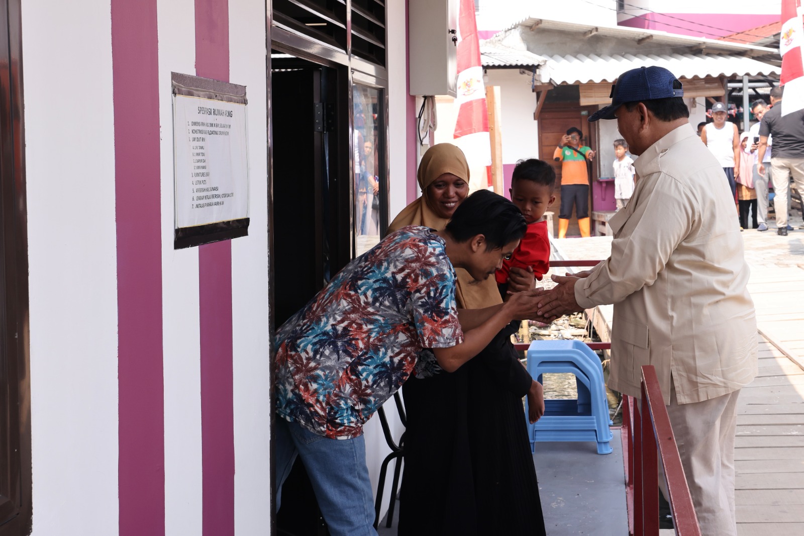 Prabowo Cek Kondisi Rumah Apung Muara Angke (SinPo.id/Tim Media Gerindra)