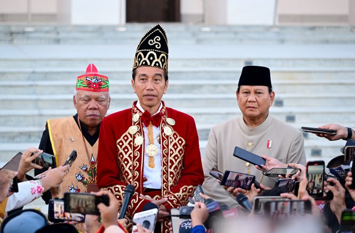 Presiden Joko Widodo bersama Presiden terpilih Prabowo Subianto (SinPo.id/Setkab)