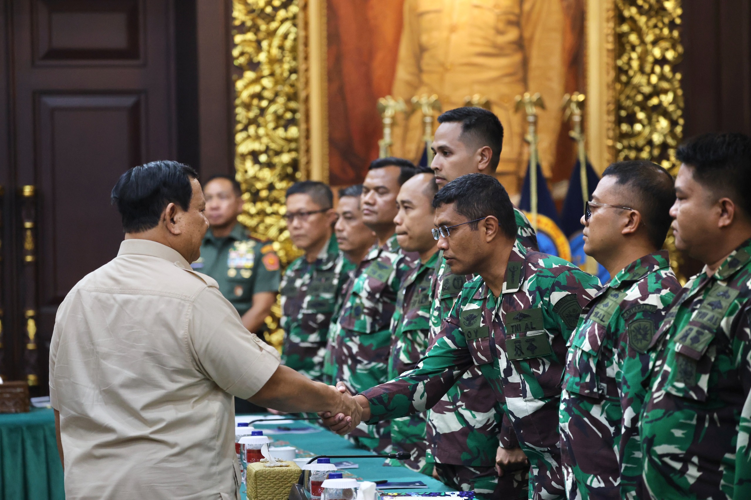 Menhan Prabowo Subianto saat temui tim Kemanusiaan Gaza (SinPo.id/ Tim Media Prabowo)