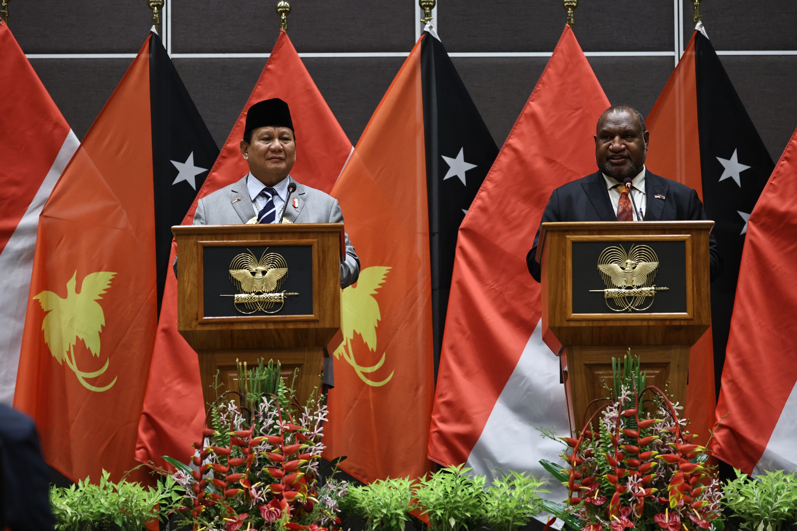 Menhan Prabowo Subianto saat bertemu Perdana Menteri (PM) Papua Nugini James Marape di negaranya pada Rabu, 21 Agustus 2024. (SinPo.id/Tim Media)