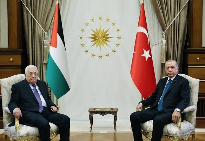 Presiden Turki Tayyip Erdogan menemui Presiden Palestina Mahmoud Abbas. (SinPo.id/Turkish Presidency)