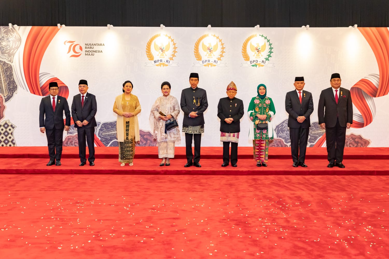 Pimpinan DPR bersama Presiden Jokowi dan Wapres Ma'ruf Amin (SinPo.id/ Ashar)