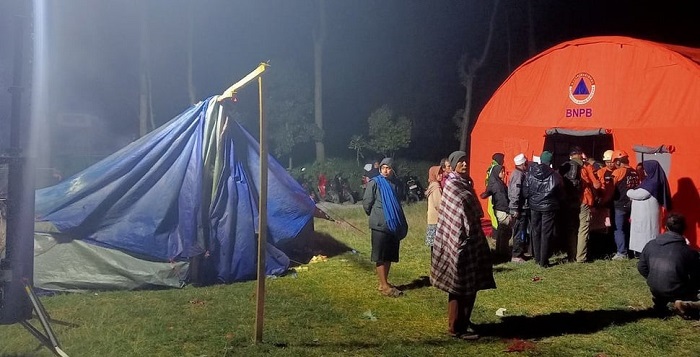 Ratusan warga mengungsi akibat gempa mengguncang Kabupaten Bandung. (SinPo.id/dok. BNPB)