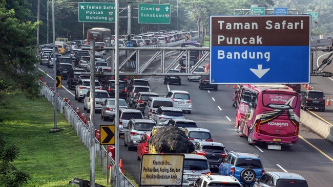 Ganjil genap dan satu arah diberlakukan di Puncak, Bogor, Jawa Barat. (SinPo.id/Antara)