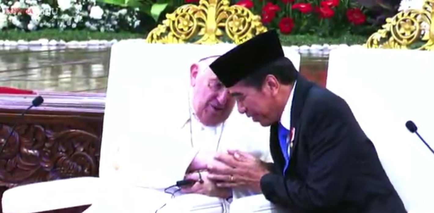 Presiden Joko Widodo dan Paus Fransiskus. (SinPo.id/Youtube Sekretariat Negara)