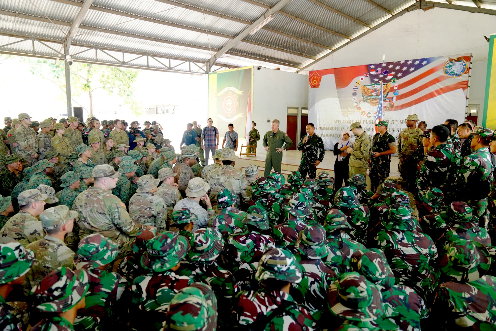 Momen Kedekatan Panglima TNI Bersama Pasukan Multi Nasional Pada Latihan Super Garuda Shield 2024 (SinPo.id/Puspen TNI