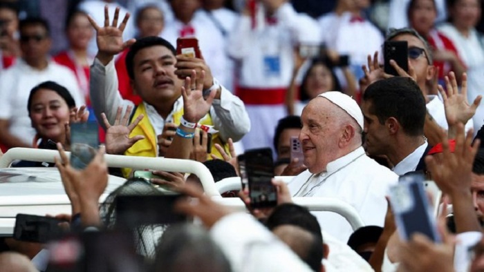 Paus Fransiskus memimpin Misa Akbar di GBK (SinPo.id/ Reuters)