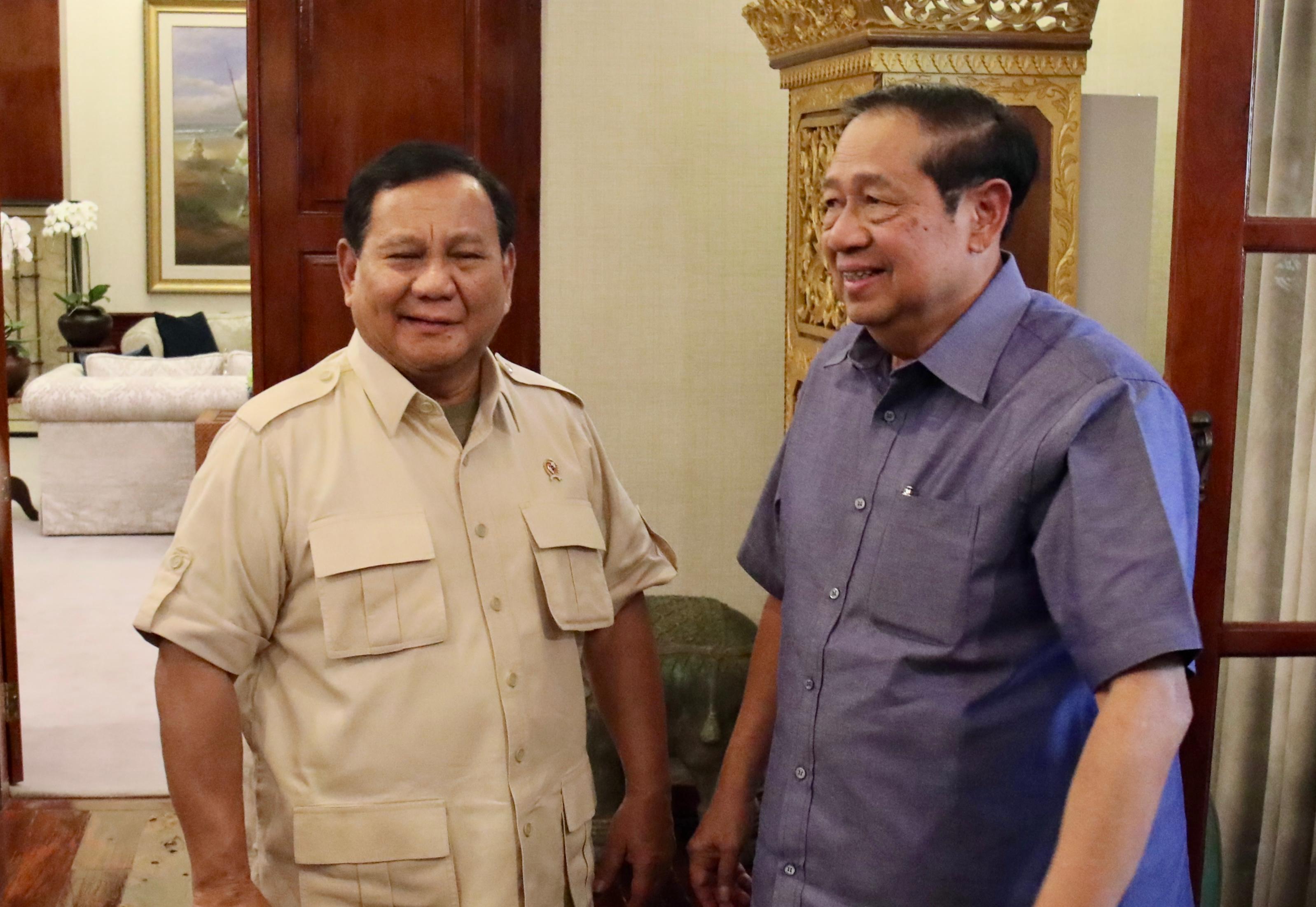 Presiden ke-6 Republik Indonesia Susilo Bambang Yudhoyono saat bertemu Presiden terpilih Prabowo Subianto (SinPo.id/ Tim Media)