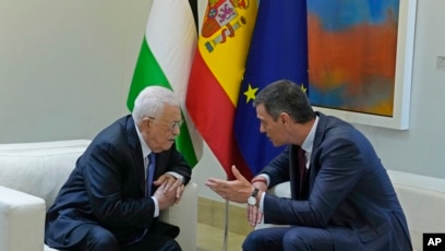 Presiden Palestina Mahmoud Abbas (kiri) dan Perdana Menteri Spanyol Pedro Sanchez (SinPo.id/AP)