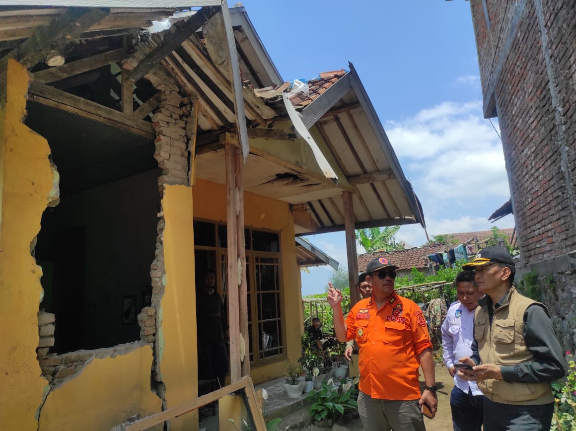 Kondisi rumah terdampak gempa di Kabupaten Bandung (Sinpo.id/BNPB)