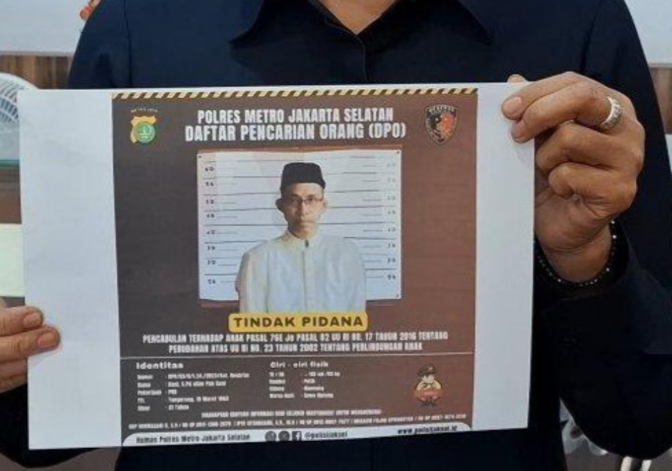 Guru SD bernama Pak Dani masuk dalam daftar pencarian orang (DPO) kasus pencabulan (SinPo.id/Dok.Polres Jaksel)