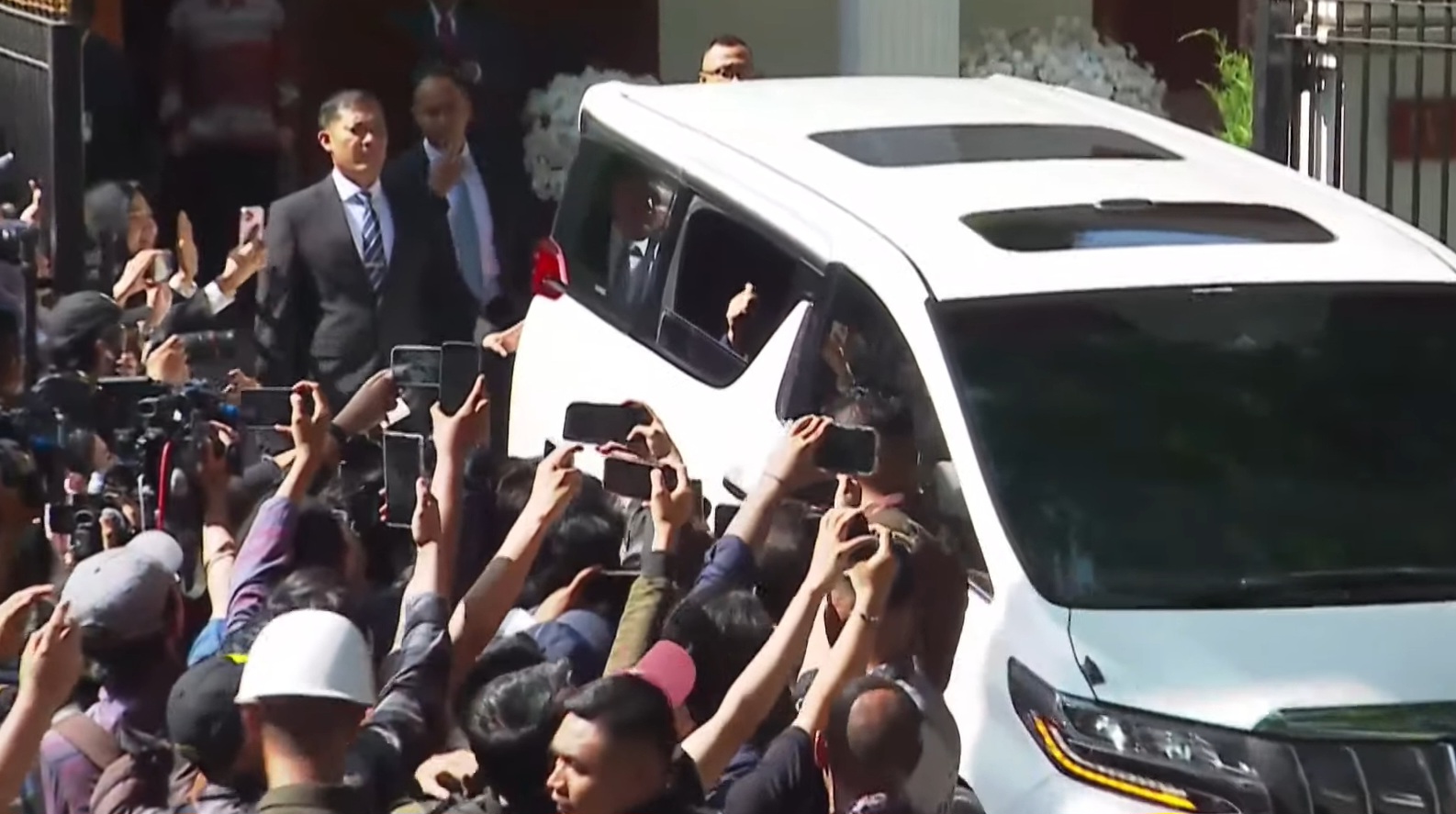 Pranowo menuju ke Gedung MPR (SinPo.id)