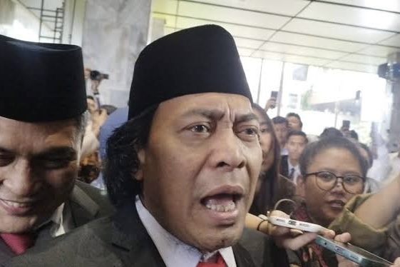 Komedian Alfiansyah atau Komeng resmi dilantik sebagai anggota Dewan Perwakilan Daerah (DPD) RI. (SinPo.id/Antara)