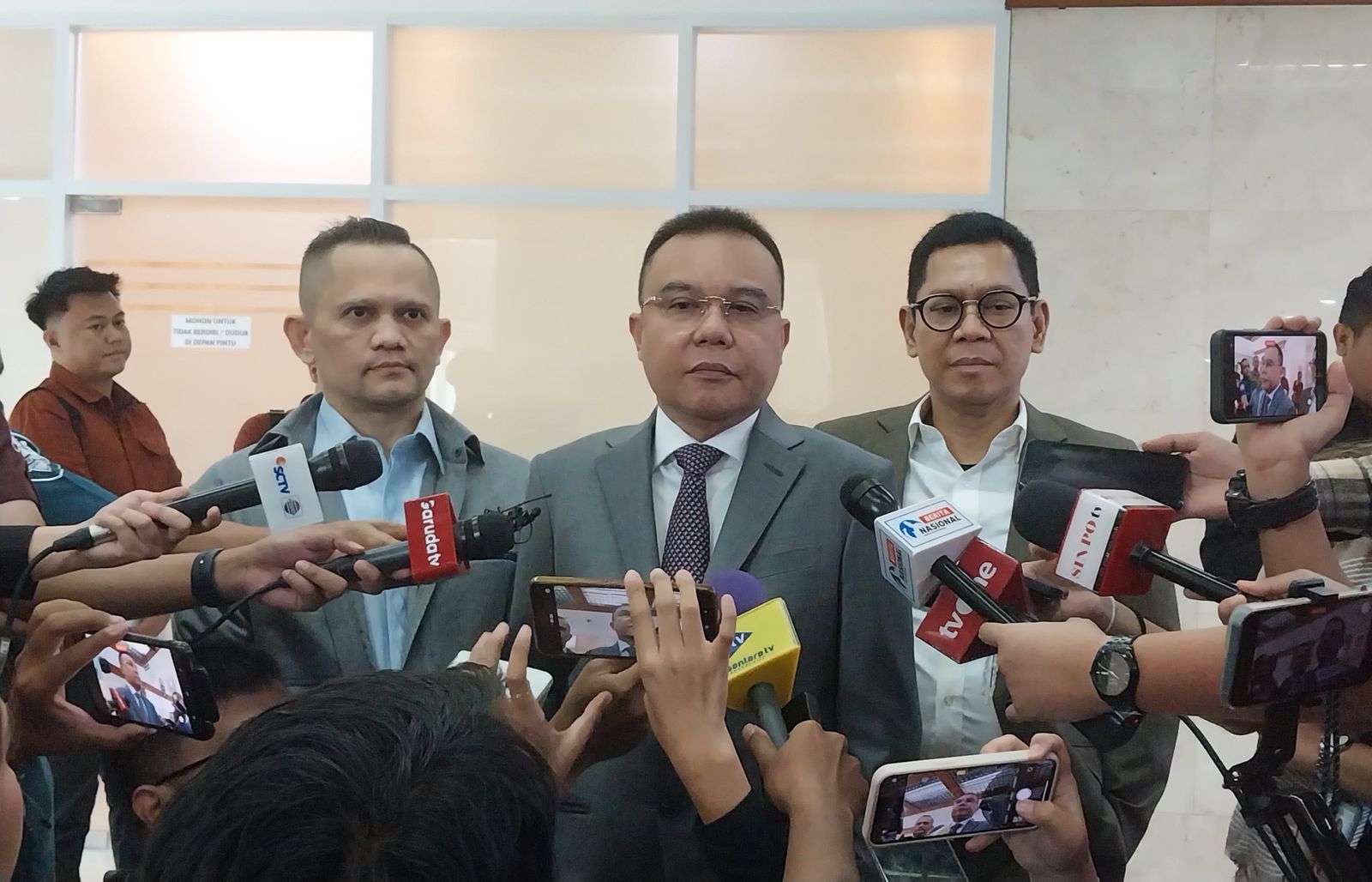 Pimpinan DPR RI mengadakan pertemuan dengan Solidaritas Hakim Indonesia. (SinPo.id/Galuh Ratnatika)