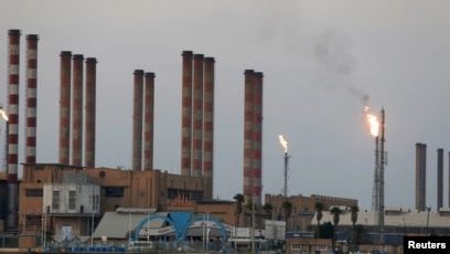 Kilang minyak Abadan di barat daya Iran, (SinPo.id/Reuters)