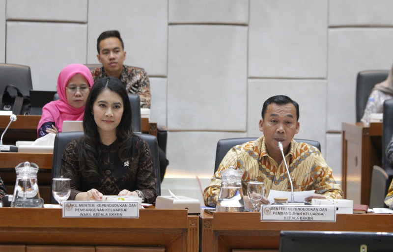 Komisi IX DPR gelar raker dengan Menteri Kependudukan dan Pembangunan Keluarga Wihaji membahas program Kementerian Kependudukan dan Pembangunan Keluarga (Ashar/SinPo.id)