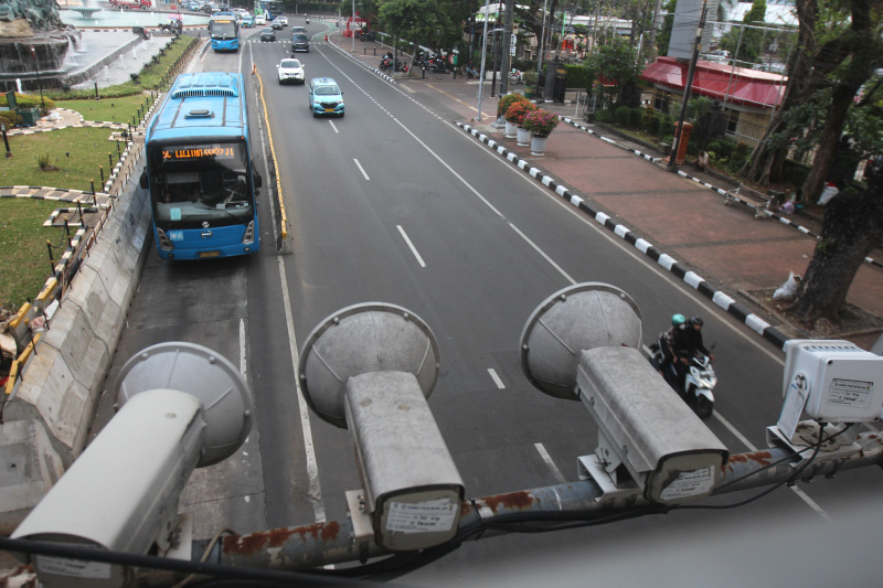 Ditjen Bina Marga PUPR bakal pasang kamera CCTV-AI di 38 lokasi baru sepanjang tahun 2024 untuk merekam data lalu lintas di jalan-jalan nasional (Ashar/SinPo.id)