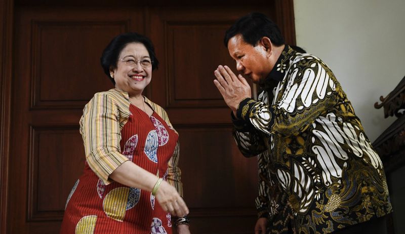 Ketua Umum Partai Gerindra Prabowo Subianto (kanan) bertemu Ketua Umum PDI Perjuangan Megawati Soekarnoputri (kiri) pada 2019 silam. (SinPo.id/Antara)