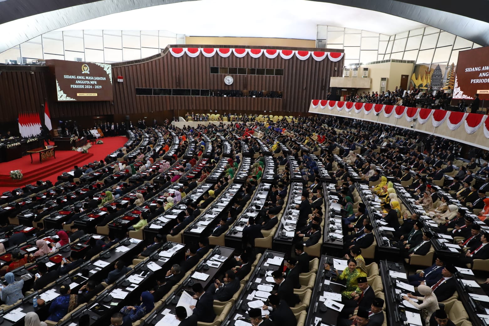 Pelantikan anggota DPR, DPD dan MPR periode 2024-2029 (SinPo.id/Ashar)