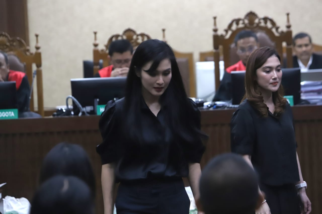 Sandra Dewi penuhi panggilan pemeriksaan oleh Pengadilan Tipikor Jakarta (Sinpo.id/Ashar)