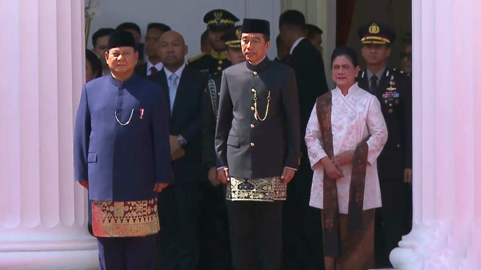 Prabowo dan Jokowi lakukan upacara serah terima jabatan (SinPo.id/Youtube Setpres)