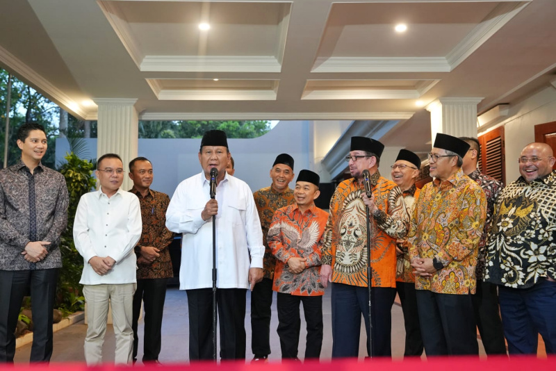 Presiden Terpilih Prabowo Subianto bersama elite PKS (SinPo.id/ Ashar)