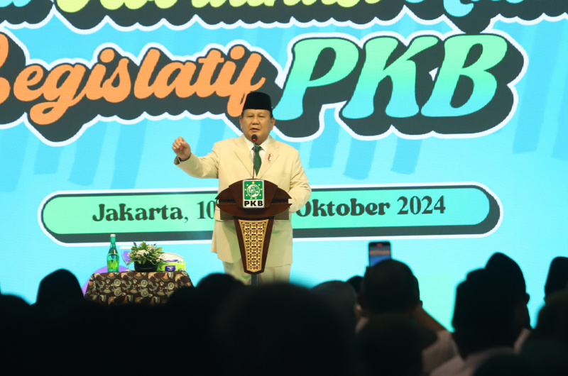 Menhan dan juga Presiden terpilih Prabowo Subianto hadiri Rakornas Legislatif PKB di Hotel Sahid (Ashar/SinPo.id)