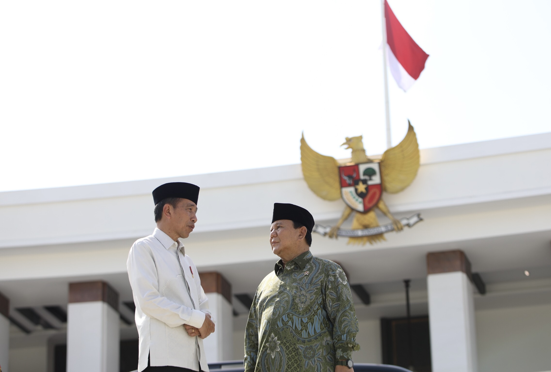 Presiden Jokowi bersama Menhan Prabowo Subianto di Istana Negara Ibu Kota Nusantara (IKN), Kalimantan Timur pada Kamis, 12 September 2024. (SinPo.id/Tim Media)