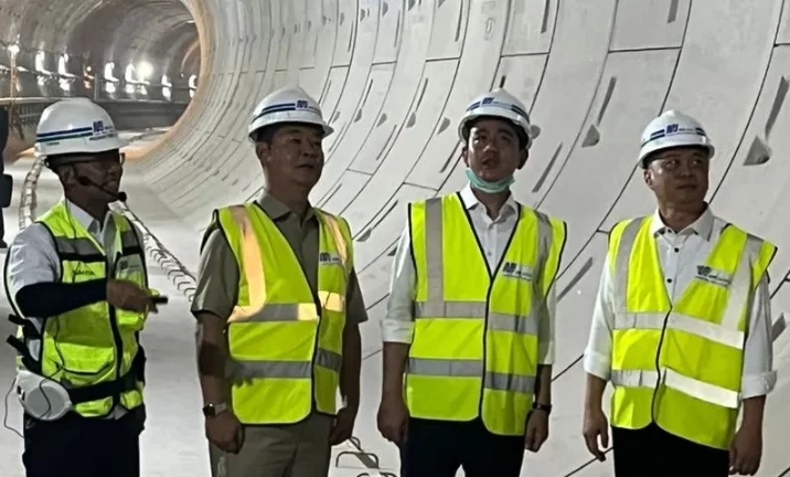 Wapres Gibran Rakabuming saat tinjau proyek MRT (SinPo.id/ Setwapres)