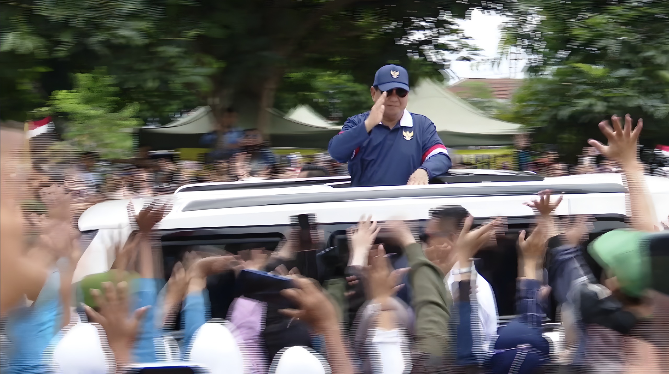 Presiden Prabowo Subianto saat menyapa warga Magelang (SinPo.id/ Tim Media)