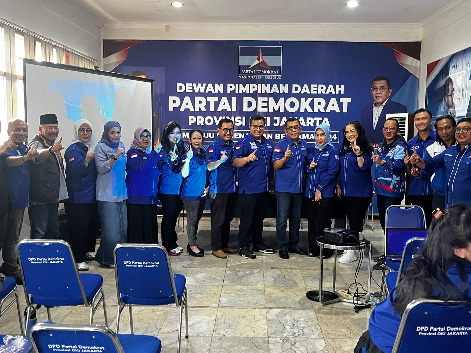 Koordinator Wilayah Jawa 1 Syahrial Nasution bersama Satuan Tugas (Satgas) Monitoring Pilkada Partai Demokrat. (SinPo.id/Istimewa)