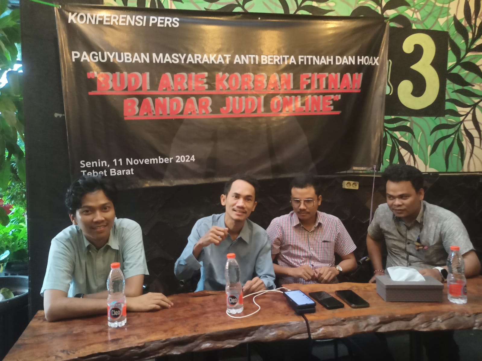 Pamsaber Fitnah dan Hoax menilai mantan Menkominfo Budi Arie Setiadi menjadi korban hoaks dari kasus judi online yang melibatkan pegawai Kemenkomdigi.(SinPo.id/Istimewa)