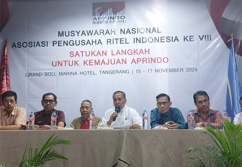 Ketua Umum Aprindo periode 2024-2028 Solihin (pegang mic). (SinPo.id/dok. Aprindo)