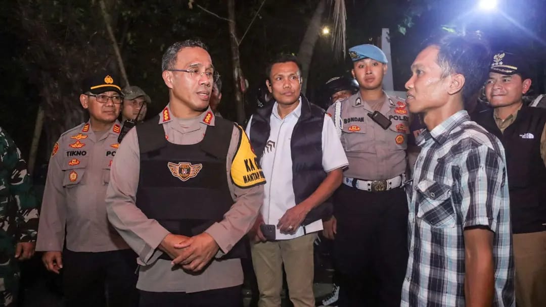 Kapolres Metro Jakarta Timur Kombes Nicolas Ary Lilipaly memimpin patroli (SinPo.id/Humas Polres Jaktim)