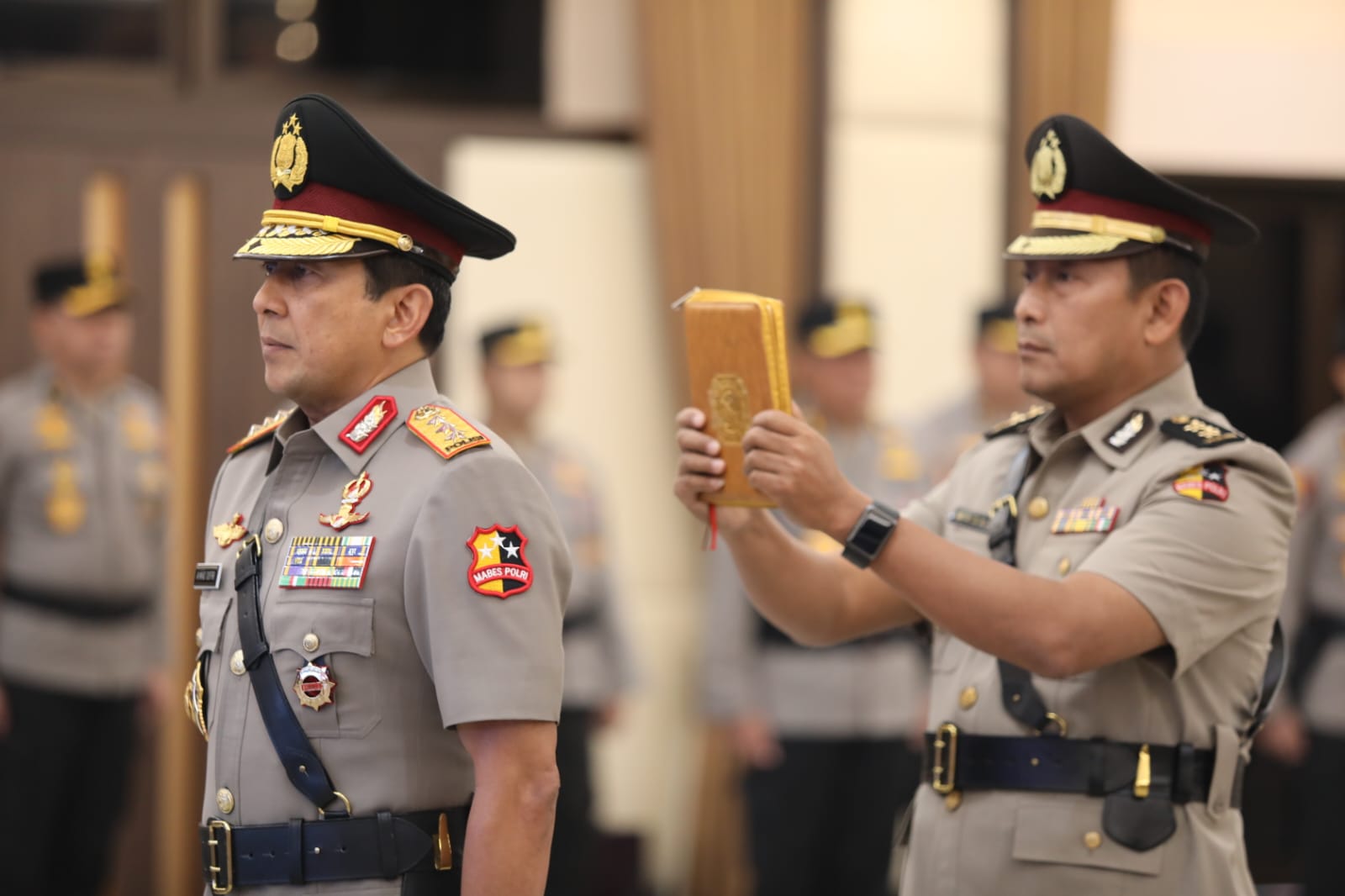 Pengambilan sumpah Komjen Pol Ahmad Dofiri sebagai Wakapolri (SinPo.id/ Humas Polri)