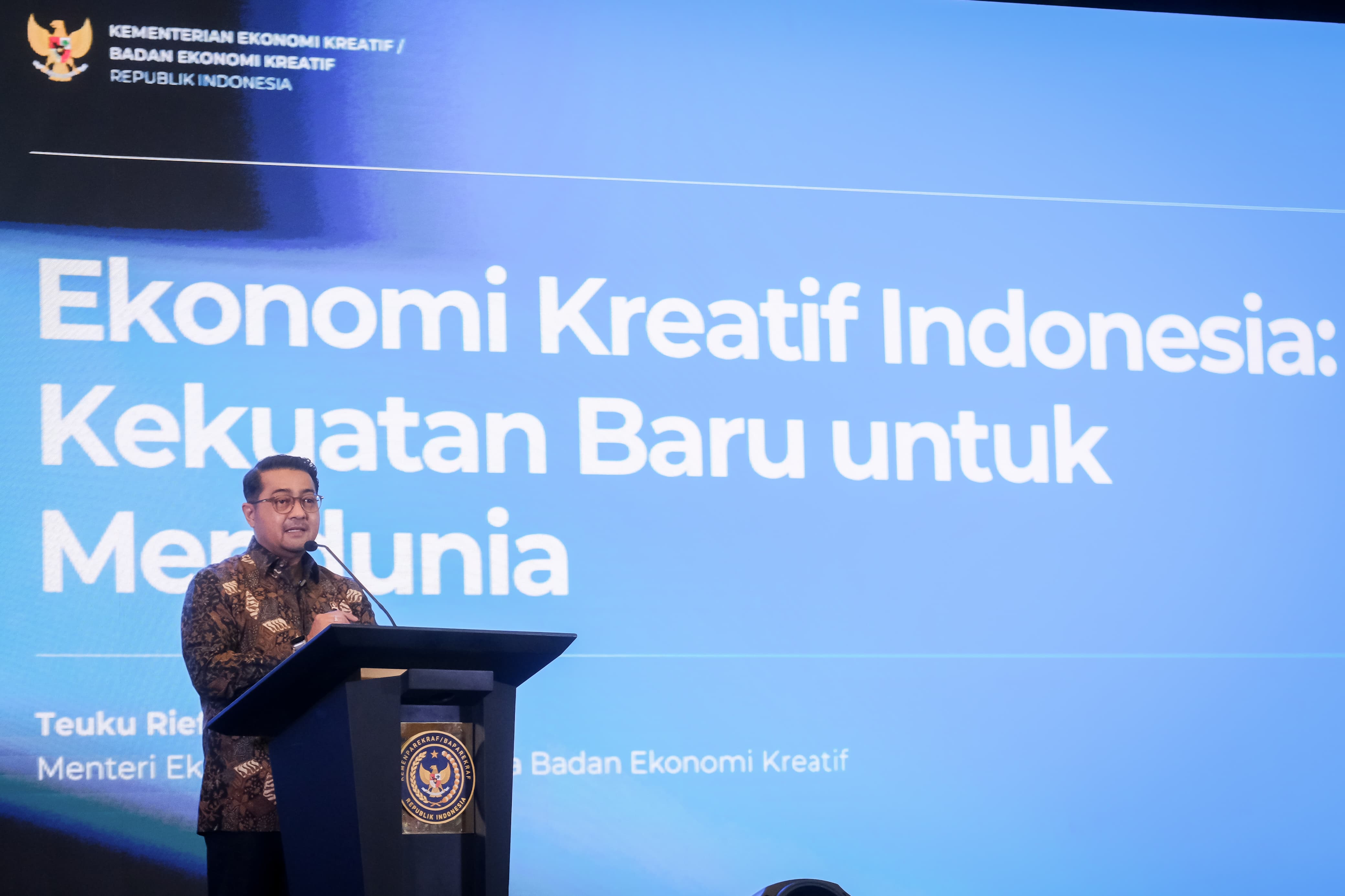 Menekraf Teuku Riefky Harsya membuka Rakornis Pengembangan Investasi di Jakarta pada Rabu, 13 November 2024. (SinPo.id/Dok. Kemenekraf)