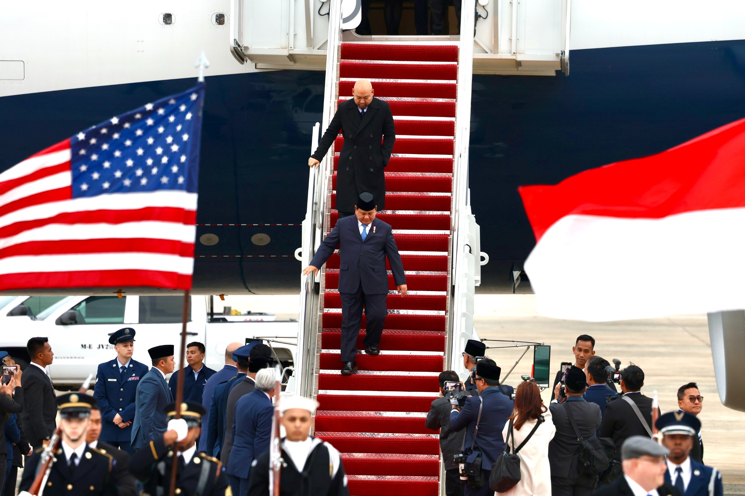 Presiden RI Prabowo Subianto mendarat di Bandara Andrews Air Force Base pukul 16:10 waktu setempat. (SinPo.id/Tim Media)