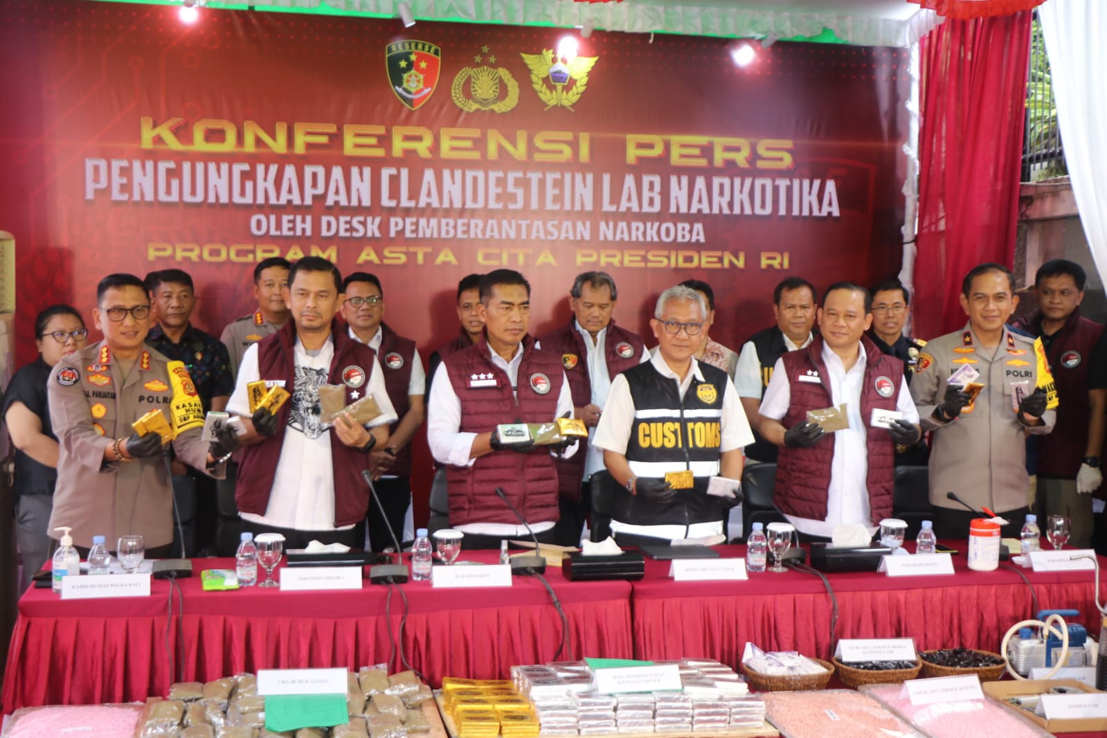 Konfrensi pers pengungkapan lab narkoba di Bali (SinPo.id/Polri)