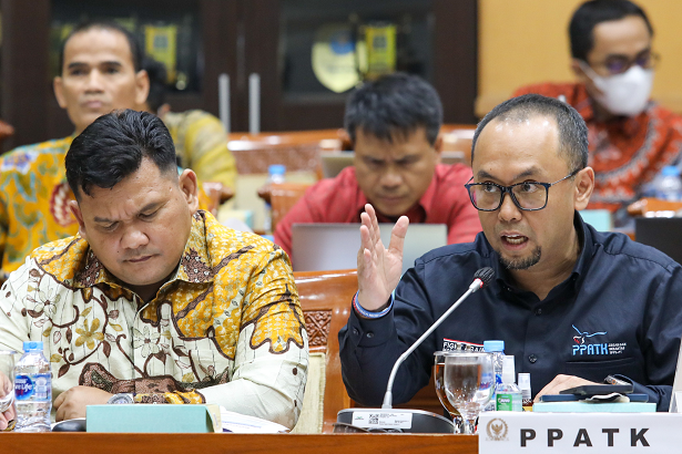 Kepala Pusat Pelaporan dan Analisis Transaksi Keuangan (PPATK) Ivan Yustiavandana (kanan). (SinPo.id/Dok. PPATK)