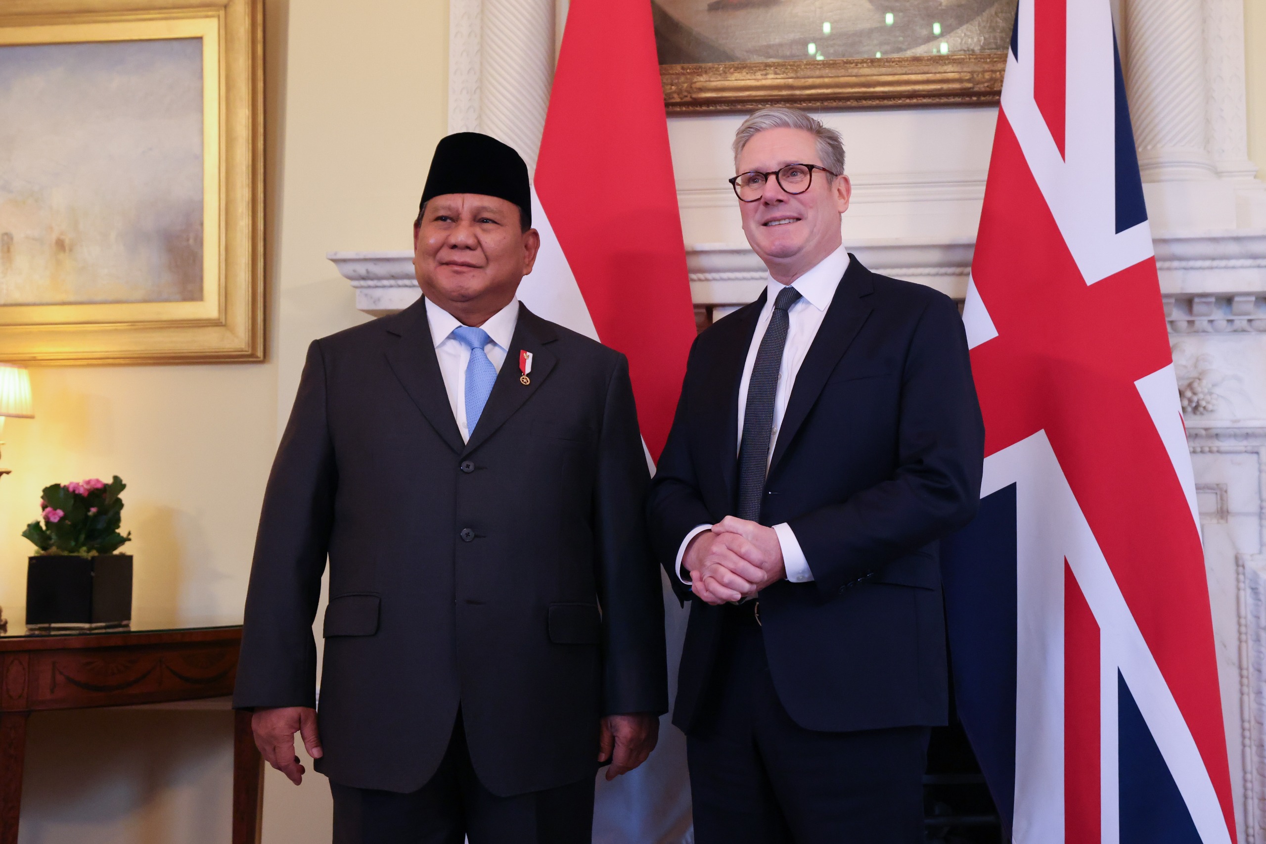 Presiden RI Prabowo Subianto dan Perdana Menteri Inggris Keir Starmer. (SinPo.id/Tim Media)