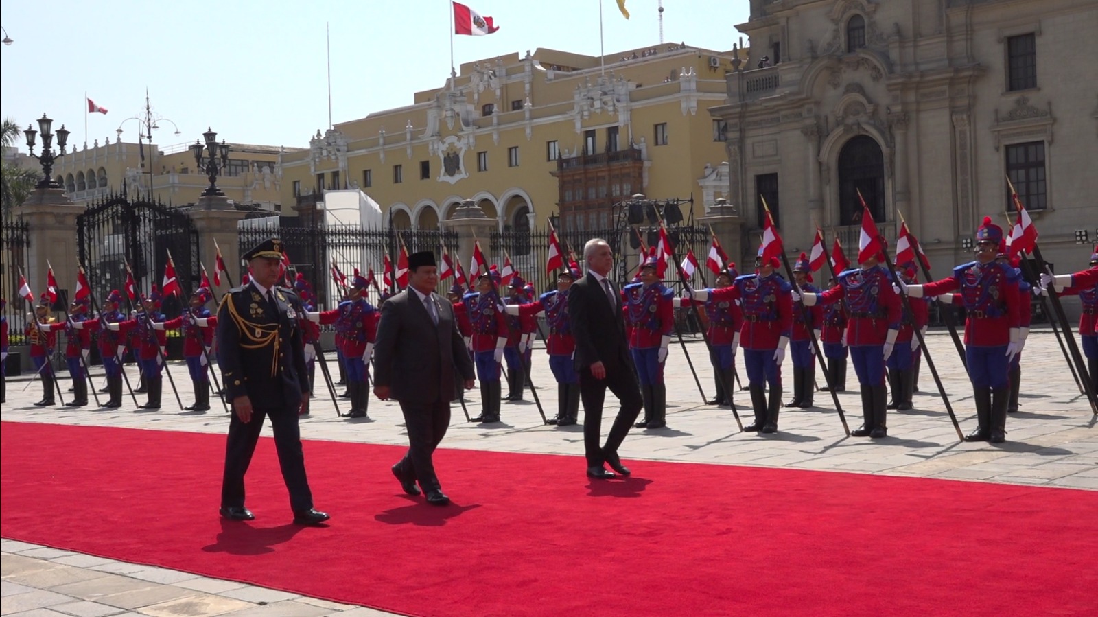 Presiden Prabowo Subianto berkunjung ke Istana Kepresidenan Peru untuk bertemu Presiden Peru Dina Boluarte di Palacio De Gobierno. (SinPo.id/Tim Media)