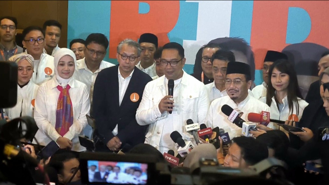 Ridwan Kamil saat konferensi pers menyikapi hasil quick count. (SinPo.id/Tio)