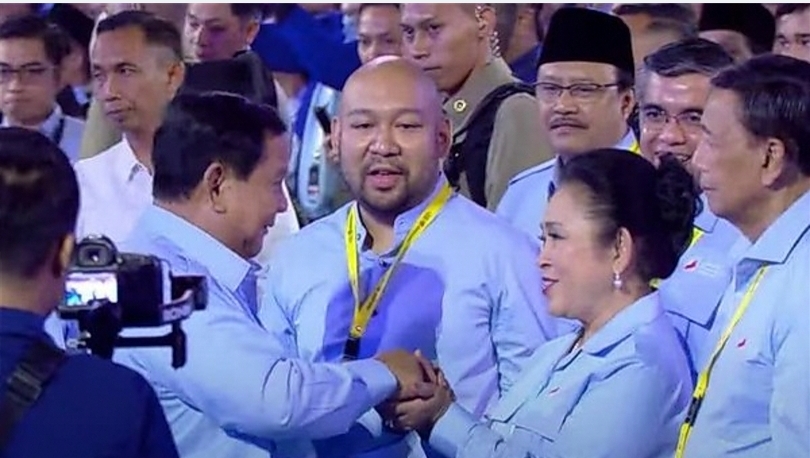 Presiden Prabowo Subianto bersama Ketua Komisi IV DPR RI Titiek Soeharto (SinPo.id/ Setpres)