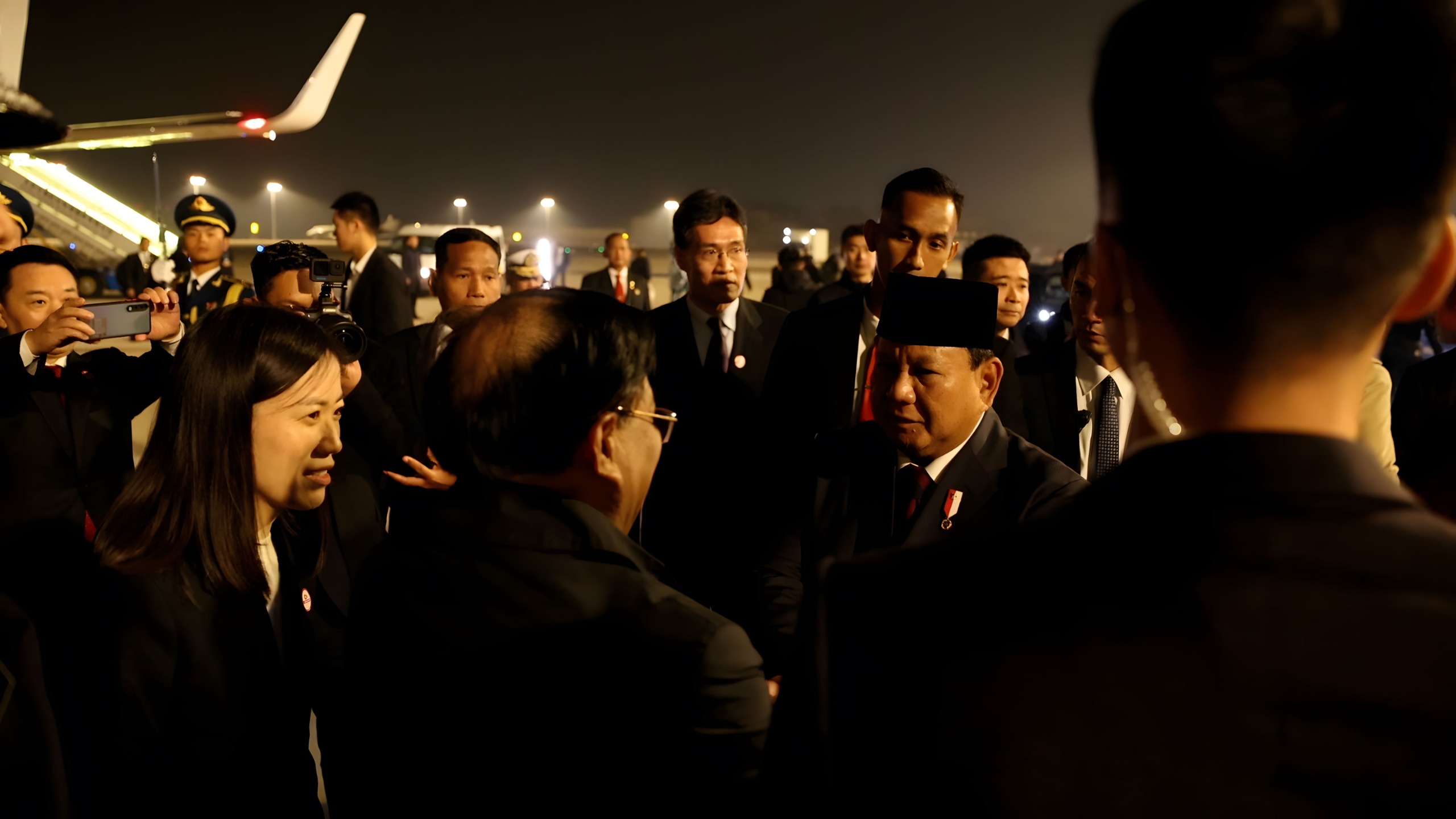 Presiden Prabowo Subianto disambut meriah di Bandara China (SinPo.id/ Tim Media)