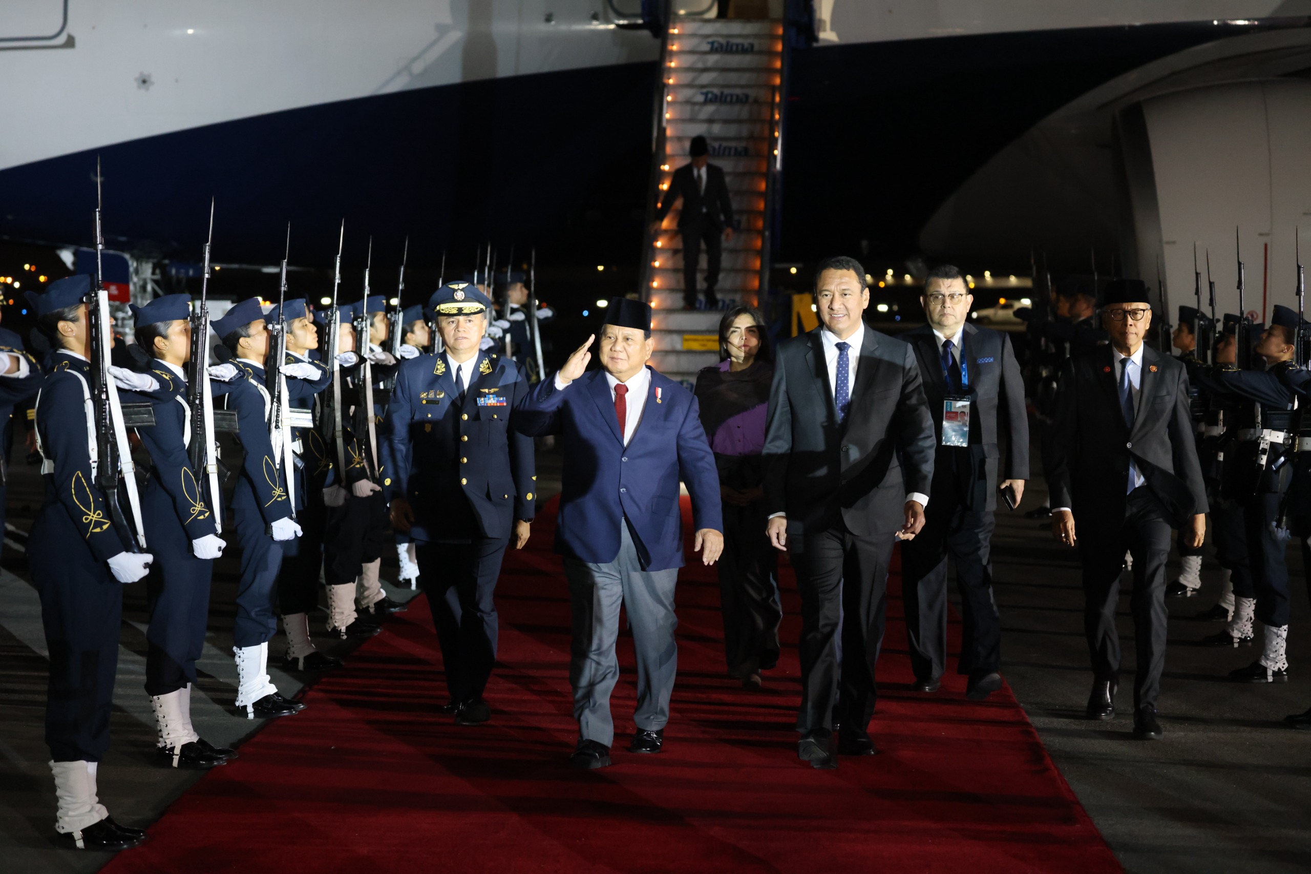 Presiden Prabowo Subianto saat tiba di Peru (SinPo.id/ Tim Media)