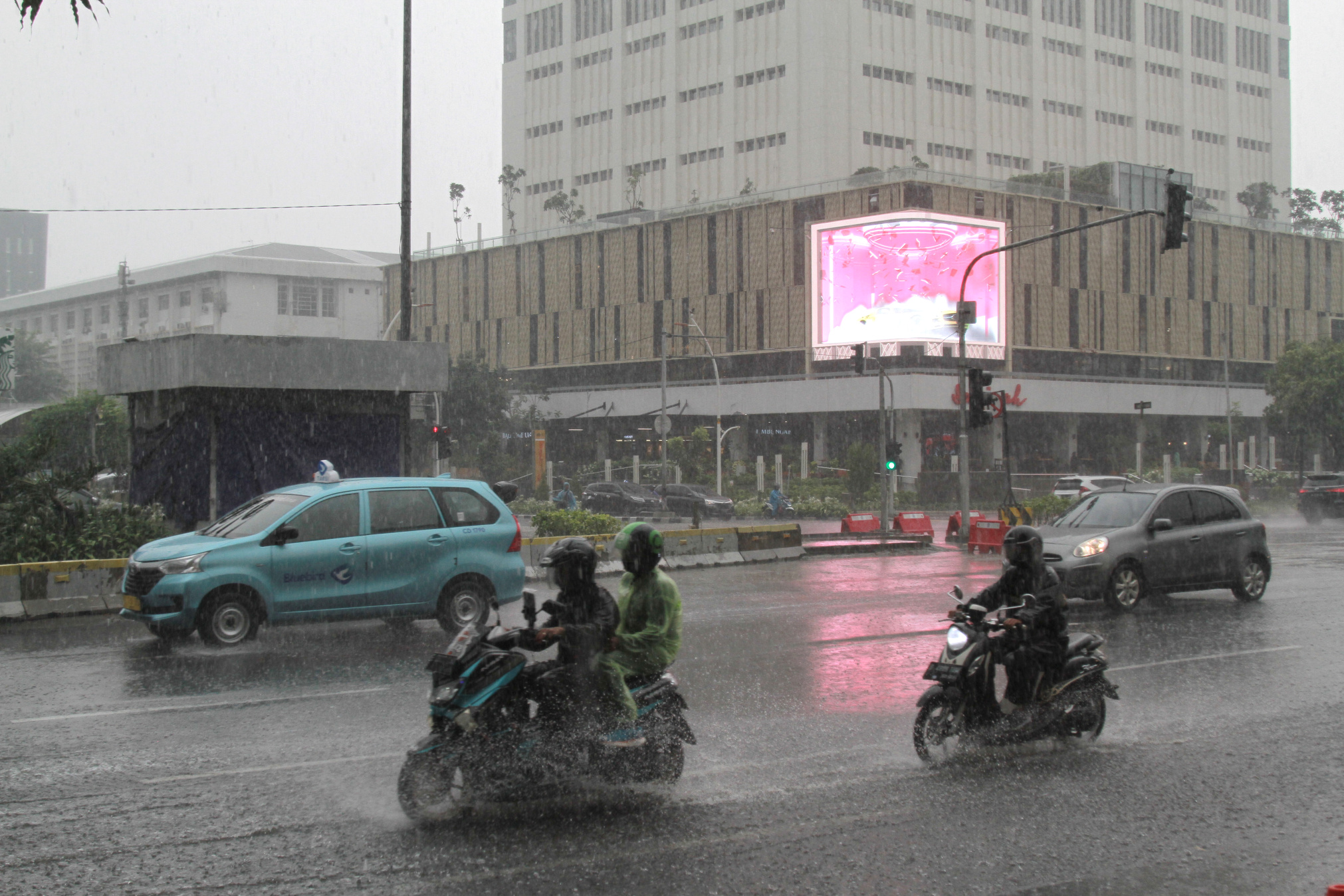 Hujan Jakarta (SinPo.id/ Ashar)